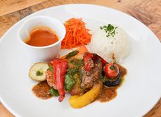 プレートランチ (ライスorパン)