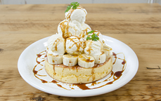 バニラ&ホイップ&バナナパンケーキチョコレートソースorキャラメルソース